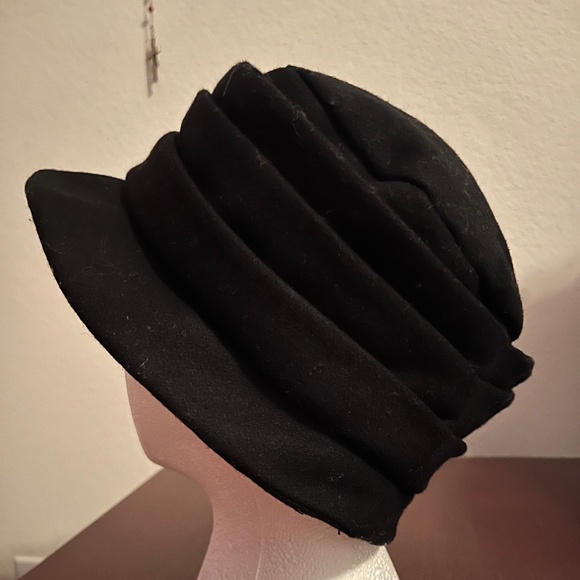 HAT - Picture 1 of 2